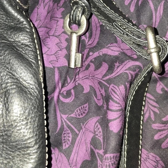 FOSSIL Womens Purse Bag Black Crossbody Travel Key Charm Leather - Picture 3 of 16